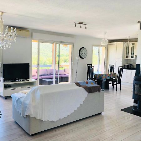 Madame Li Apartment Коголен Екстериор снимка